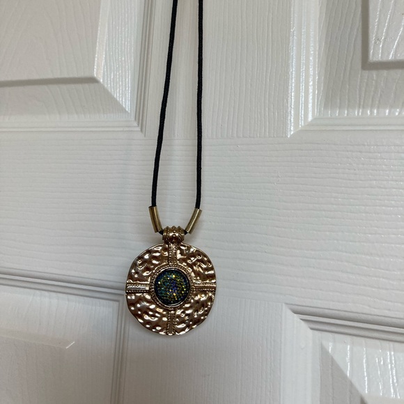 Necklace and earrings set. Copper look with iridescent accents. Great cond - Picture 3 of 9